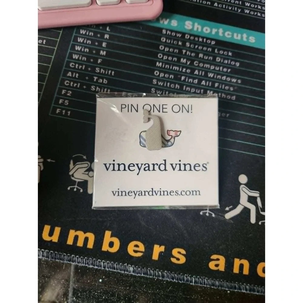 Vineyard Vines Whale Pin Unisex OS Multi-Color NEW Striped Enamel Logo Accessory